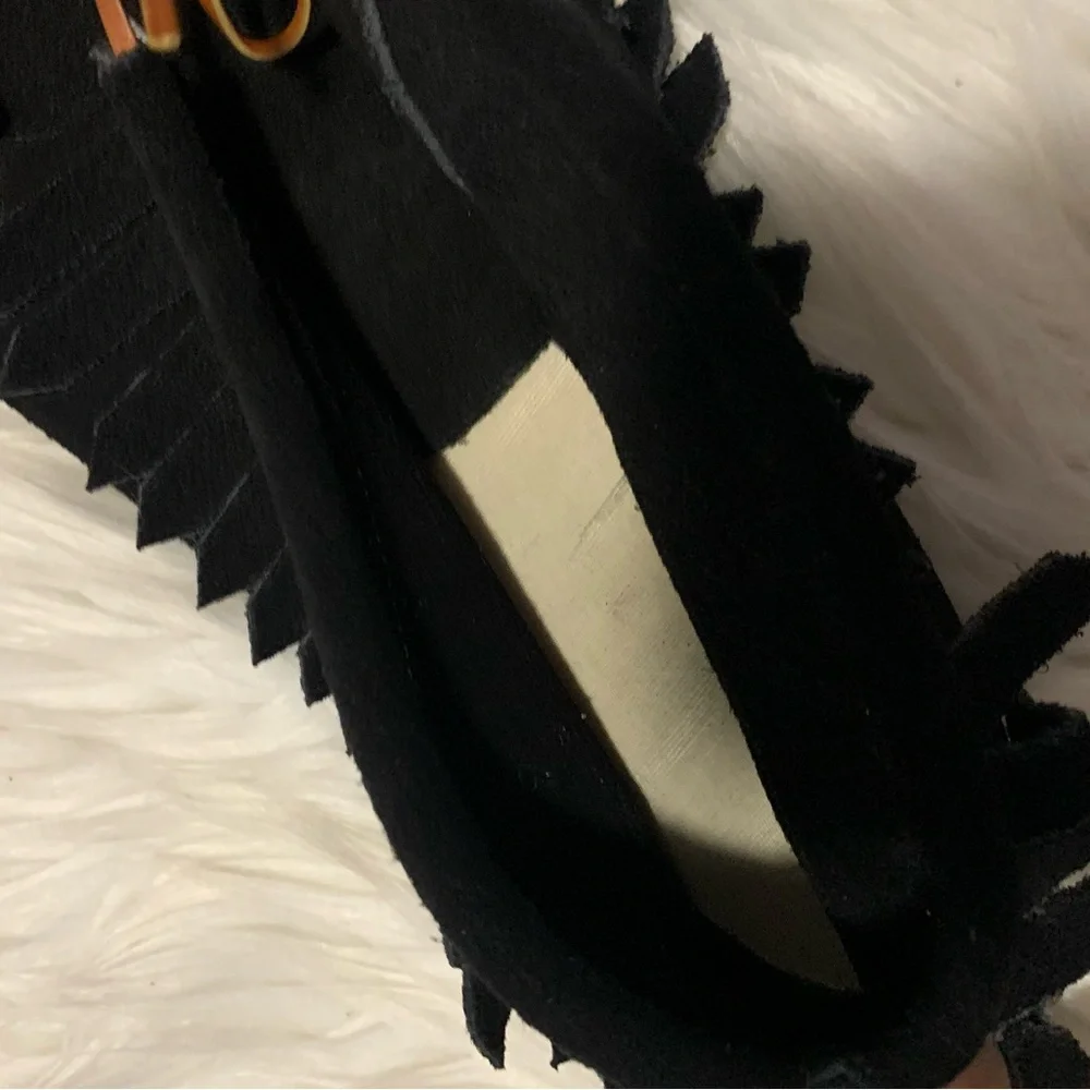 Vintage black moccasins with brown trim and black fringe, Size 9 - Picture 5 of 7